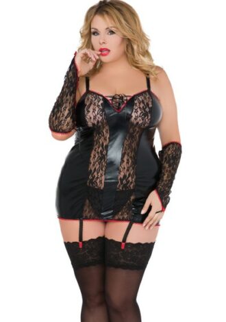 Schwarzes Chemise mit String und Handschuhen