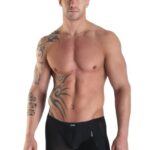 Schwarzer Boxer mit transparentem Material vorn und hinten