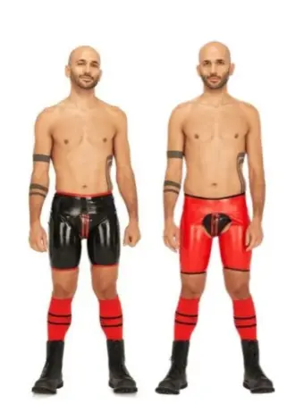 Wendbare Latexshorts in Schwarz-Rot